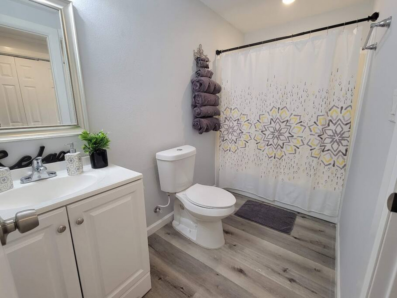 3 mins to All Things Waco: Casita gallery image 6
