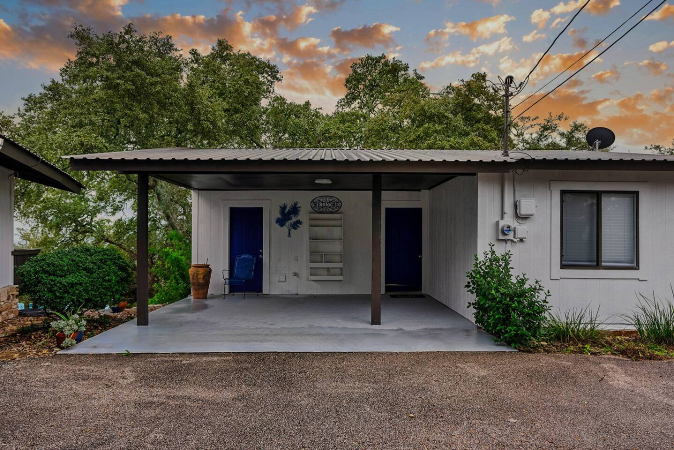 Blue Puerta 296 in Wimberley gallery image 3