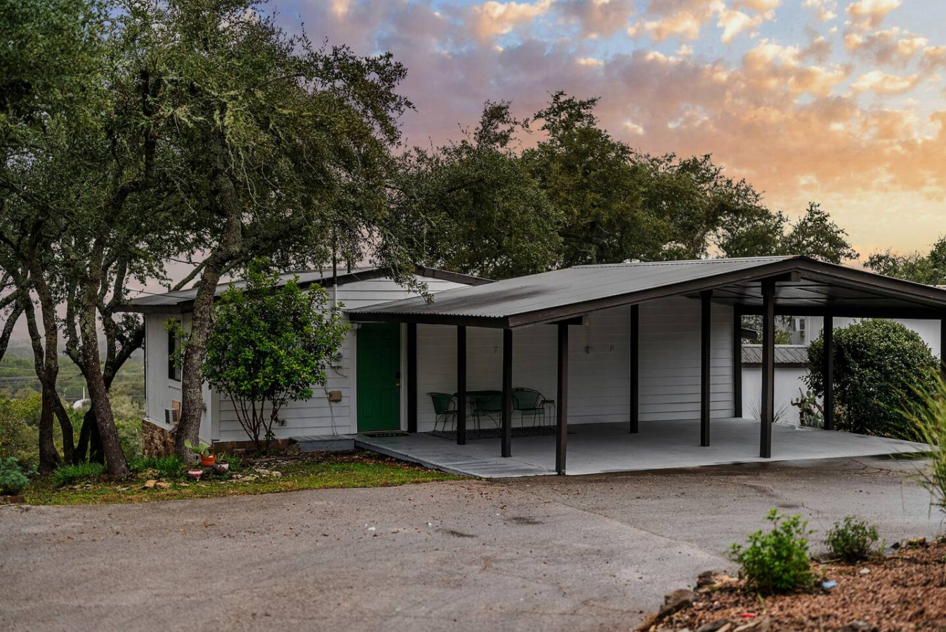 Green Puerta 292 in Wimberley gallery image 2