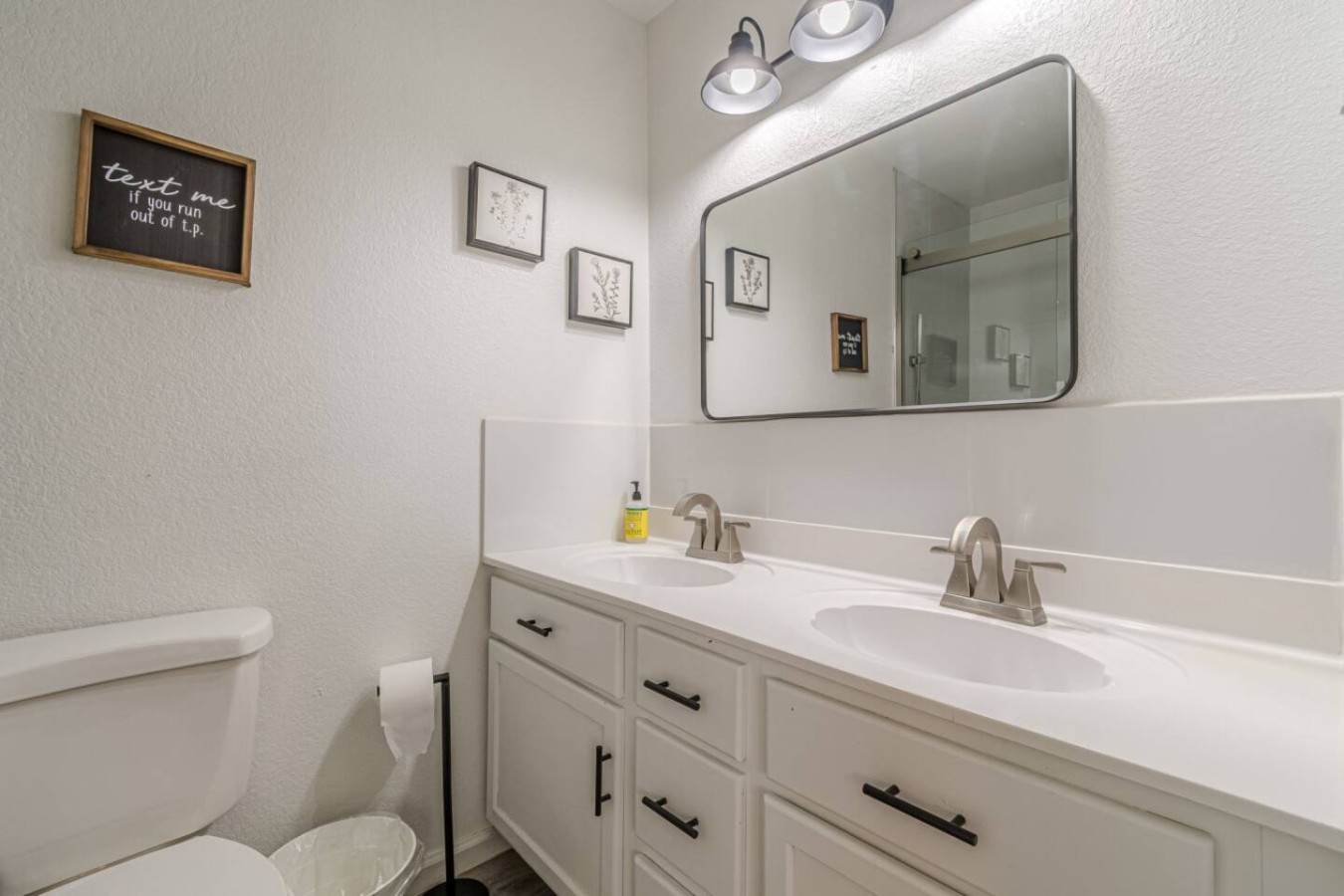 Rojo Puerta 302 in Wimberley gallery image 6